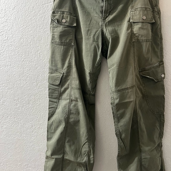 Women’s Cargo Pants - Beige , Gray, and Green - Picture 6 of 9